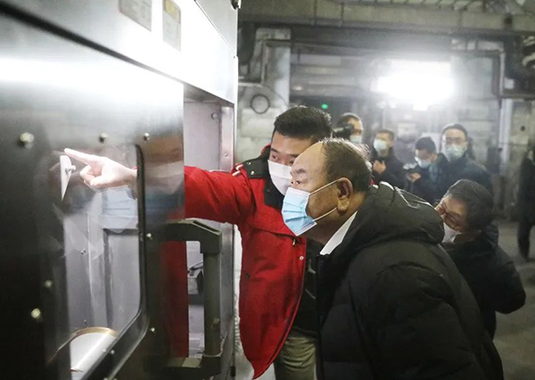 王德佳深入部分重點企業(yè)調研并現(xiàn)場辦公